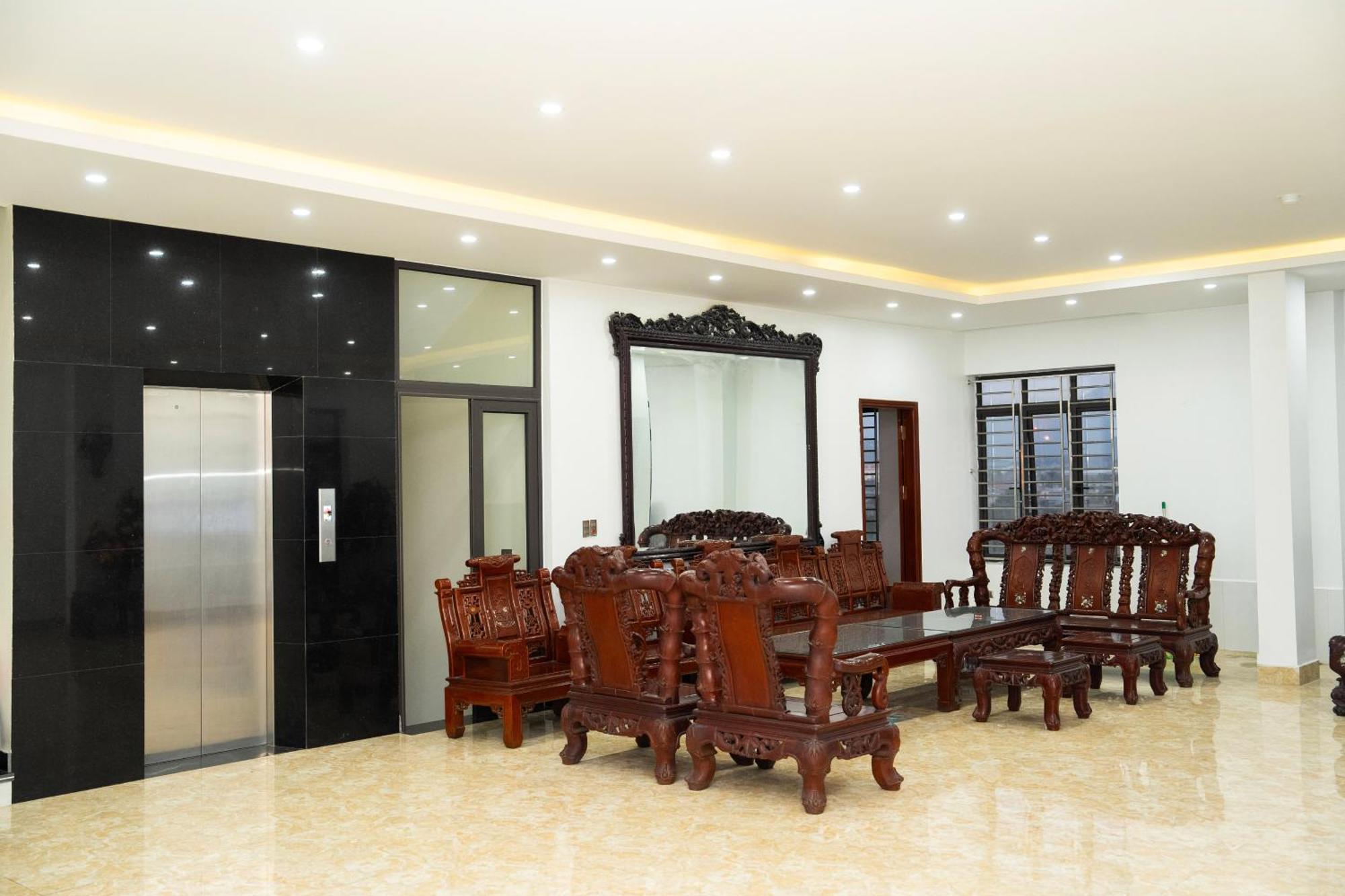 Phuong Hoa Hotel Uong Bi Eksteriør billede